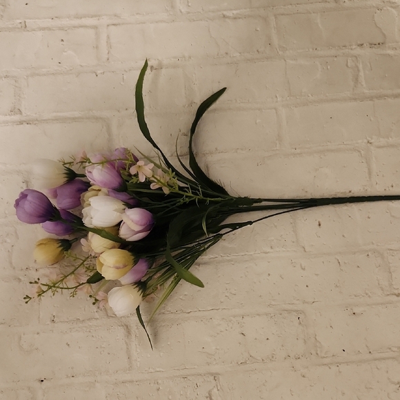 Elegant Floral Bouquet with Purple and White Accents - Picture 2 of 5